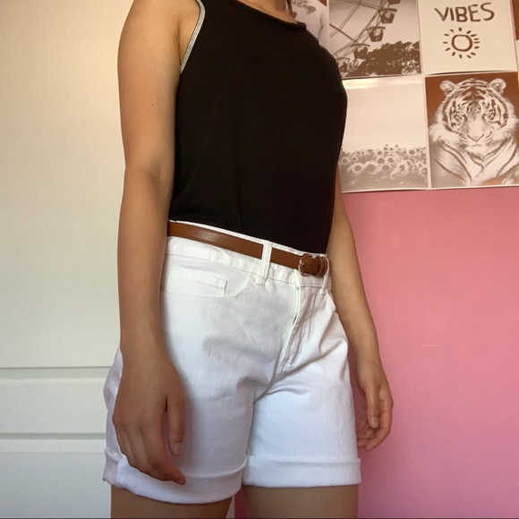 White Mid Rise Denim Shorts Size 8 - Picture 3 of 10